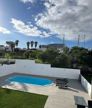 Willa Feliz - Large - Pool