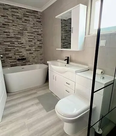 Feliz - Large - Pool *