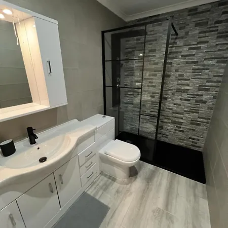 Feliz - Large - Pool Willa *