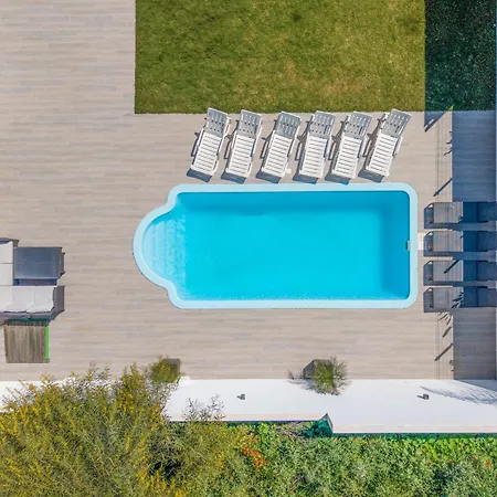 Feliz - Large - Pool Вілла *