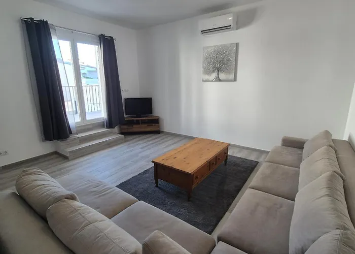 Feliz - Large - Pool