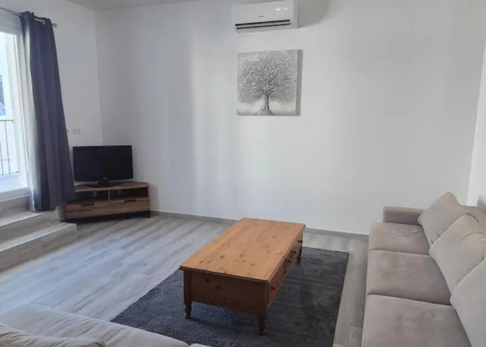 Feliz - Large - Pool