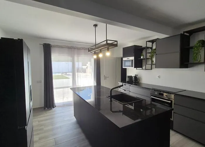 Villa Feliz - Large - Pool